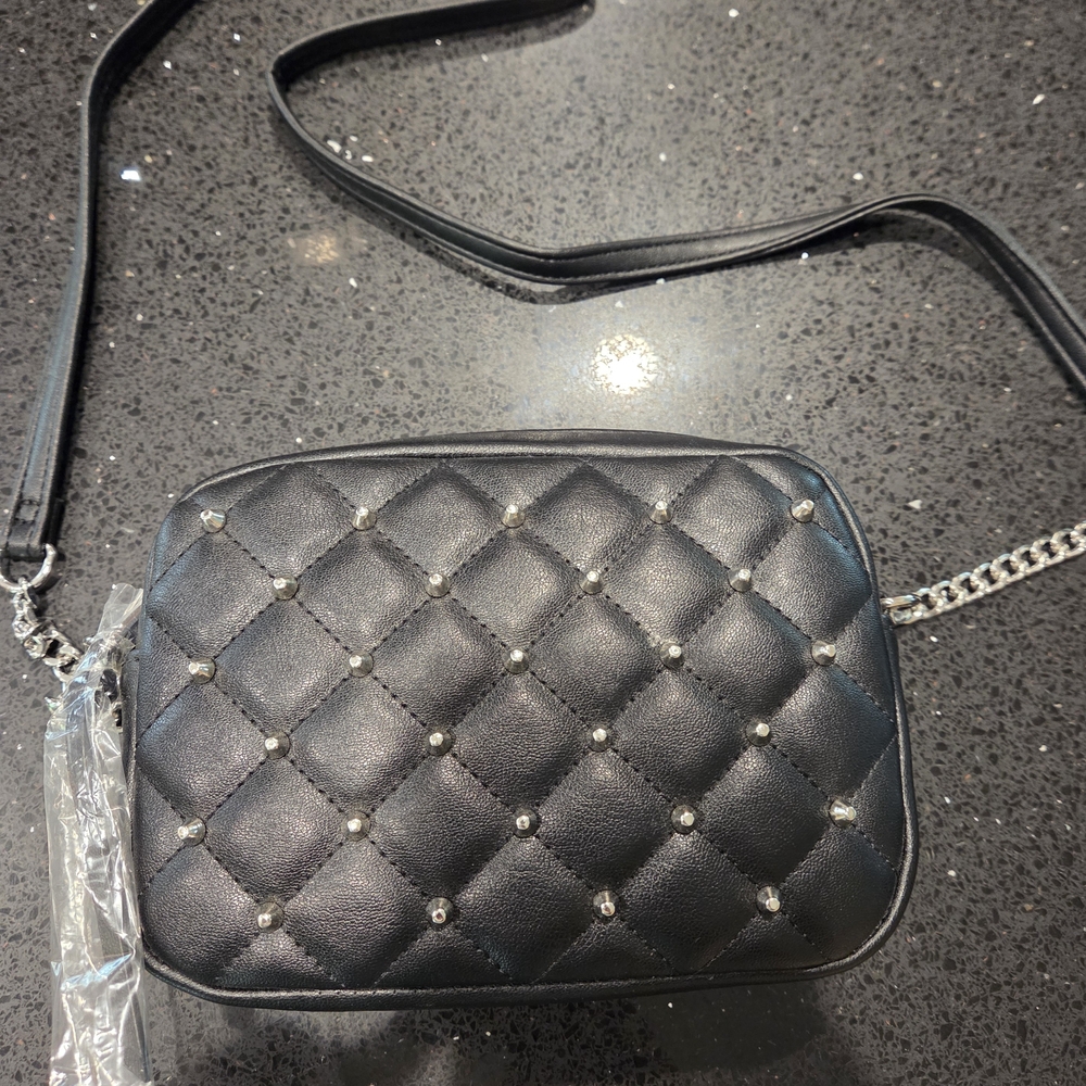 Elegant Black Quilted Crossbody Bag